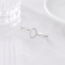 Classic Oval Ring