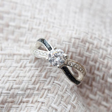 Solitaire Twist Ring
